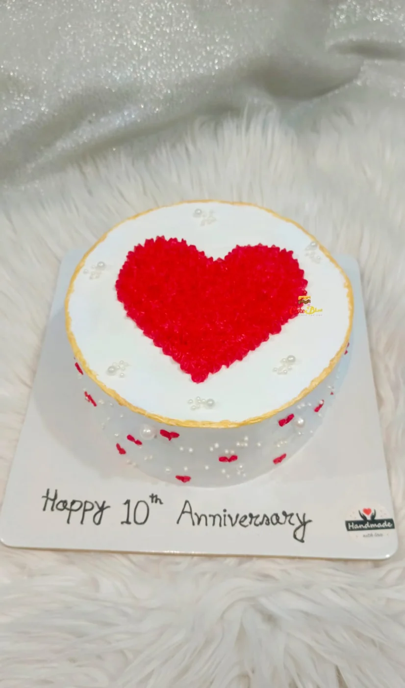 Customized anniversary cake